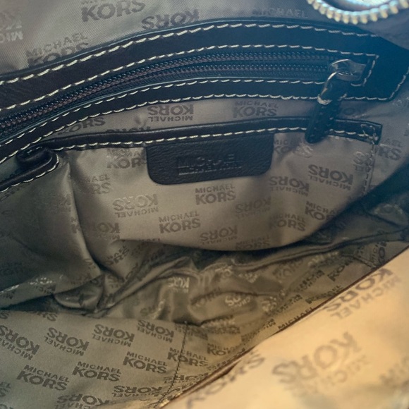 Authentic Michael Kors Signature Logo Hobo Bag - Picture 4 of 6